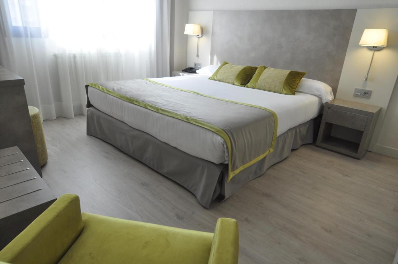 Hotel & Spa Real Jaca Exterior photo