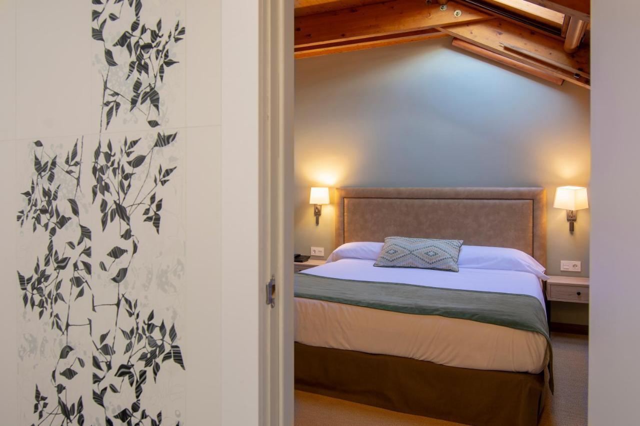 Hotel & Spa Real Jaca Exterior photo